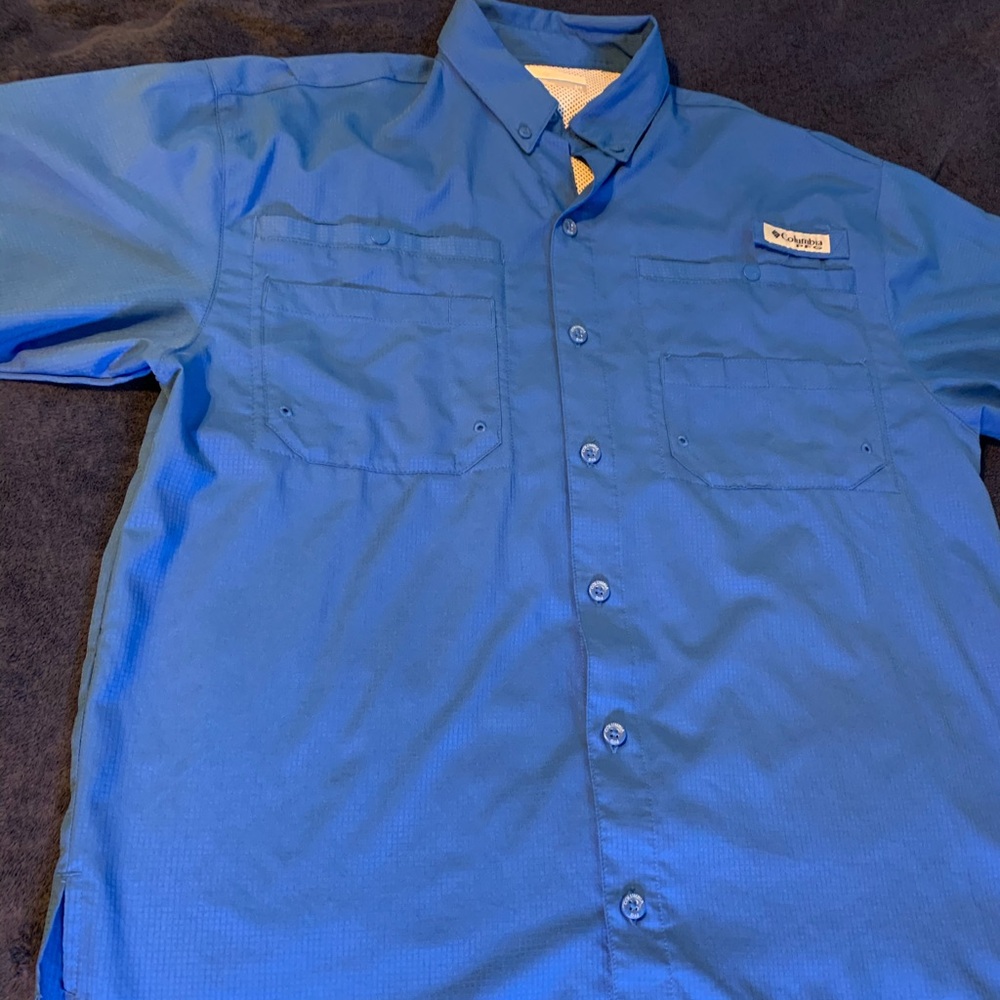 Blue columbia short sleave shirt